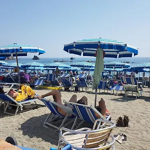 Fegina 3 Deluxe Bedrooms & Bathrooms Monterosso al Mare